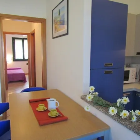 Flat With Lovely Garden In With Pool Lejlighed *