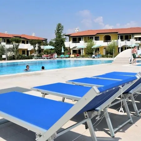 Flat With Lovely Garden In With Pool Lejlighed San Michele al Tagliamento